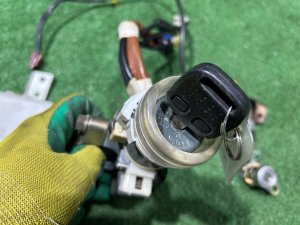 Замок зажигания Комплект замков SUBARU LEGACY LANCASTER OEM 57491AE740 88035AE100 BHE BH9 BH5 2001 SILVER/GREY 1U2