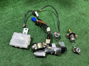 Замок зажигания Комплект замков 57491AE740 88035AE100 SUBARU LEGACY LANCASTER