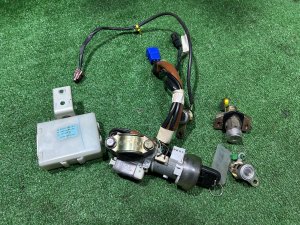 Замок зажигания Комплект замков SUBARU LEGACY LANCASTER OEM 57491AE740 88035AE100 BHE BH9 BH5 2001 SILVER/GREY 1U2