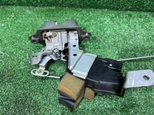 Замок пятой двери SUBARU LEGACY LANCASTER OEM 63032AE020 BH9 2001 SILVER/GREY 1U2