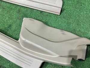 Накладки на пороги SUBARU LEGACY LANCASTER OEM 94060AE000GE 94060AE010GE 94061AE000GE 94061AE010GE BHE BH9 BH5 2001 SILVER/GREY 1U2