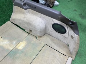 Обшивка багажника SUBARU LEGACY LANCASTER BHE BH9 2001 SILVER/GREY 1U2