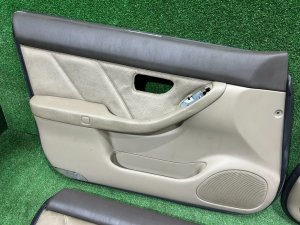 Обшивка дверей SUBARU LEGACY LANCASTER OEM 94210AE600AD 94210AE610AD 94220AE420AD 94220AE430AD BHE BH9 BH5 2001 SILVER/GREY 1U2