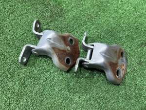 左前门铰链 SUBARU LEGACY LANCASTER OEM 61220AC000 61220AC010 BHE 2001 SILVER/GREY 1U2