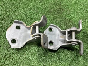 Петли двери передней левой 61220AC000 61220AC010 SUBARU LEGACY LANCASTER