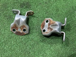 Петли двери передней правой SUBARU LEGACY LANCASTER OEM 61220AC000 61220AC010 BHE 2001 SILVER/GREY 1U2