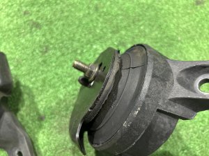 ยางแท่นเครื่อง SUBARU LEGACY LANCASTER OEM 41022AE100 41022AE110 BHE BEE 2001 EZ30 AT