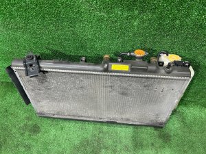 Радиатор двигателя SUBARU LEGACY LANCASTER OEM 45111AE060 BHE 2001 EZ30 AT