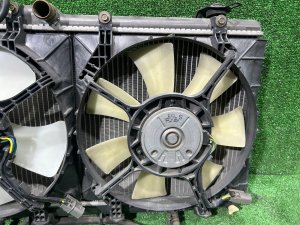 Радиатор двигателя SUBARU LEGACY LANCASTER OEM 45111AE060 BHE 2001 EZ30 AT