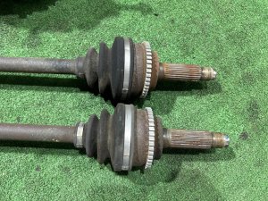 Редуктор с приводами G/R=4.111 SUBARU LEGACY LANCASTER OEM 27011AA343 28421AE061 28421AE051 BHE BH9 BH5 BE5 BE9 BEE 2001 EZ30 AT