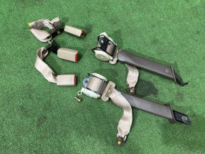 เข็มขัดนิรภัยด้านหลัง SUBARU LEGACY LANCASTER OEM 64660AE000ML 64660AE010ML BHE BH9 2001 SILVER/GREY 1U2