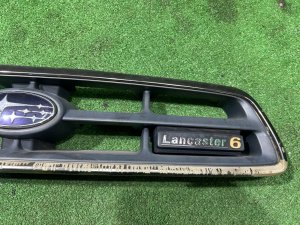 Rejilla del radiador SUBARU LEGACY LANCASTER OEM 91121AE260 BHE 2001 SILVER/GREY 1U2