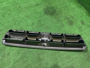 Rejilla del radiador SUBARU LEGACY LANCASTER OEM 91121AE260 BHE 2001 SILVER/GREY 1U2