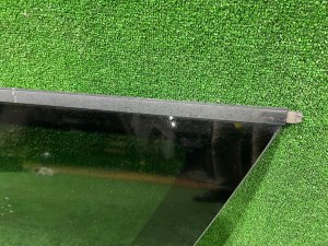 Стекло багажника правое целый молдинг SUBARU LEGACY LANCASTER OEM 65210AE250NB BHE 2001