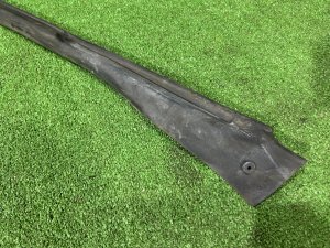 Уплотнитель дверей правый SUBARU LEGACY LANCASTER OEM 63521AE020 BHE BH9 BH5 BE5 BE9 BEE 2001 SILVER/GREY 1U2