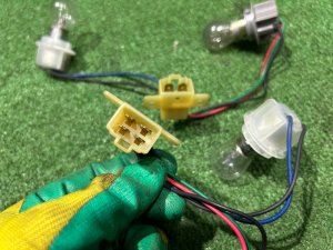 Фишки Задней стоп планки SUBARU LEGACY LANCASTER OEM 84931AE020 BHE 2001 EZ30 AT