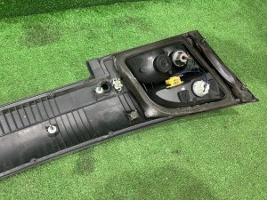 Стоп планка Накладка пятой двери SUBARU LEGACY LANCASTER OEM 84251AE060 BHE 2001