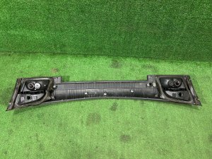 Стоп-сигнал пятой двери Накладка пятой двери SUBARU LEGACY LANCASTER OEM 84251AE060 BHE 2001