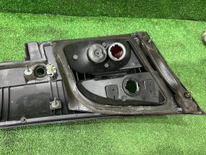 Стоп-сигнал пятой двери Накладка пятой двери SUBARU LEGACY LANCASTER OEM 84251AE060 BHE 2001