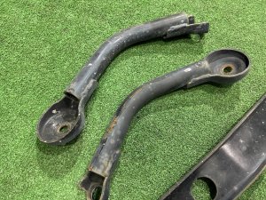 Распорки задних рычагов SUBARU LEGACY LANCASTER OEM 20157AE050 20157AE060 20157AE000 BHE 2001 EZ30 AT