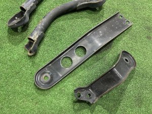 Распорки задних рычагов SUBARU LEGACY LANCASTER OEM 20157AE050 20157AE060 20157AE000 BHE 2001 EZ30 AT