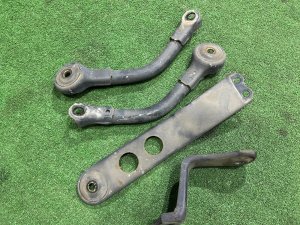 Распорки задних рычагов SUBARU LEGACY LANCASTER OEM 20157AE050 20157AE060 20157AE000 BHE 2001 EZ30 AT