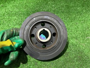 Шкив коленвала SUBARU LEGACY LANCASTER OEM 12305AA233 BHE 2001 EZ30 AT