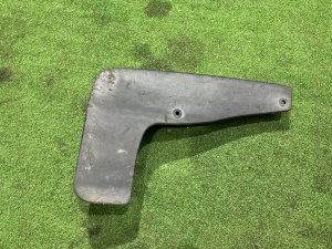 Брызговик передний правый SUBARU LEGACY LANCASTER OEM 1234567 BHE 2001 SILVER/GREY 1U2