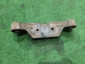Балка редуктора SUBARU FORESTER OEM 41310AG022 SH5 2007 EJ205 MT5