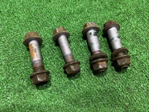 Болты развальные передние SUBARU FORESTER OEM 901660038 901000334 SH5 2007 EJ205 MT5