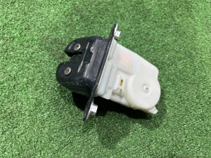 Tailgate lock SUBARU FORESTER OEM 63032FG000 SH5 2007 GREY 61K