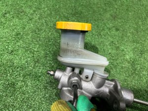 Главный цилиндр сцепления SUBARU FORESTER OEM 37230SC010 30620AA140 SH5 2007 EJ205 MT5