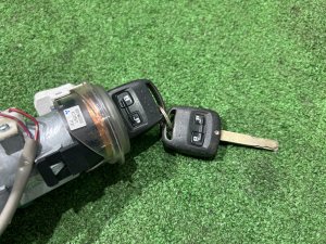 Замок зажигания Комплект замков SUBARU FORESTER OEM 57491FG040 SH5 2007 GREY 61K