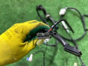 Коса пятой двери SUBARU FORESTER OEM 81812SC100 SH5 2007 EJ205 MT5