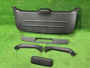 Обшивка пятой двери 94320SC010JC 94310SC000JC SUBARU FORESTER