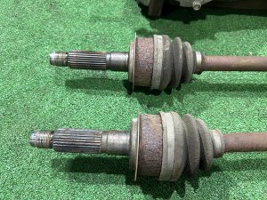 Редуктор с приводами 4.444 SUBARU FORESTER OEM 27011AB180 SH5 2007 EJ205 MT5