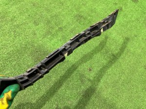 Крепление заднего бампера правое SUBARU FORESTER OEM 57707SC080 SH5 2007 GREY 61K