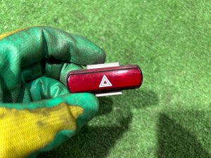 Кнопка аварийной остановки SUBARU FORESTER OEM 83037SC000 SH5 2007 EJ205 MT5