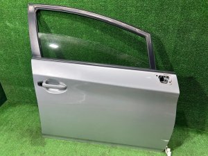 дверь передняя правая 67001-47070 TOYOTA PRIUS