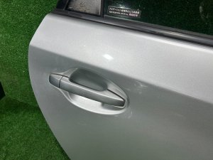 Дверь задняя правая TOYOTA PRIUS OEM 67003-47080 ZVW30 2012 SILVER 1F7