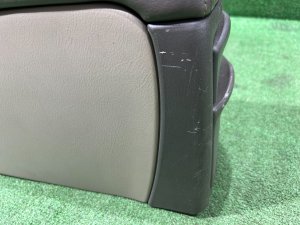 Бардачок подлокотник КОЖА SUBARU LEGACY LANCASTER OEM 92111AE010AD BHE BH9 BH5 2002 SILVER/GREY 1U2