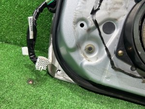 Дверь передняя правая SUBARU LEGACY LANCASTER OEM 60009AE040 BHE BH9 2002 SILVER/GREY 1U2