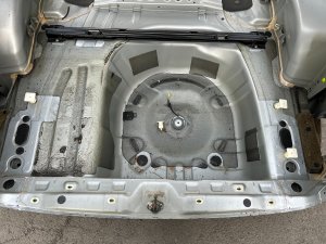 Задняя часть Rear Cut SUBARU LEGACY LANCASTER OEM 51410AE160 51410AE170 52122AE100 BHE 2002 SILVER/GREY 1U2