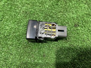 Кнопка птф SUBARU LEGACY LANCASTER OEM 83001AE000 BHE 2002 EZ30 AT