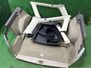 Обшивка багажника SUBARU LEGACY LANCASTER OEM 94047AE020AD 94047AE030AD 95066AE030GG 95066AE020GG BHE BH9 2002 SILVER/GREY 1U2