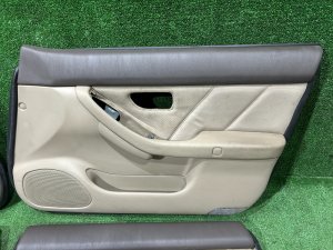 Обшивка дверей SUBARU LEGACY LANCASTER OEM 94210AE600AD 94210AE610AD 94220AE420AD 94220AE430AD BHE BH9 BH5 2002 SILVER/GREY 1U2