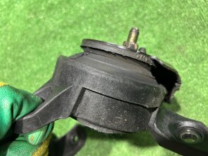 Подушки двигателя SUBARU LEGACY LANCASTER OEM 41022AE100 41022AE110 BHE BEE 2002 EZ30 AT