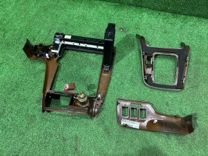 音响面框 SUBARU LEGACY LANCASTER OEM 66060AE330, 66050AE260 BHE 2002 SILVER/GREY 1U2
