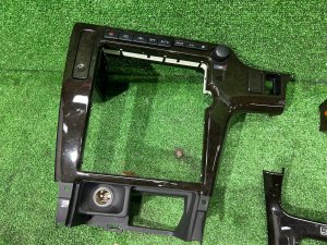 音响面框 SUBARU LEGACY LANCASTER OEM 66060AE330, 66050AE260 BHE 2002 SILVER/GREY 1U2