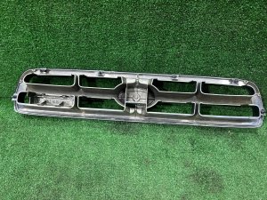 Rejilla del radiador SUBARU LEGACY LANCASTER OEM 91121AE260 BHE 2002 SILVER/GREY 1U2